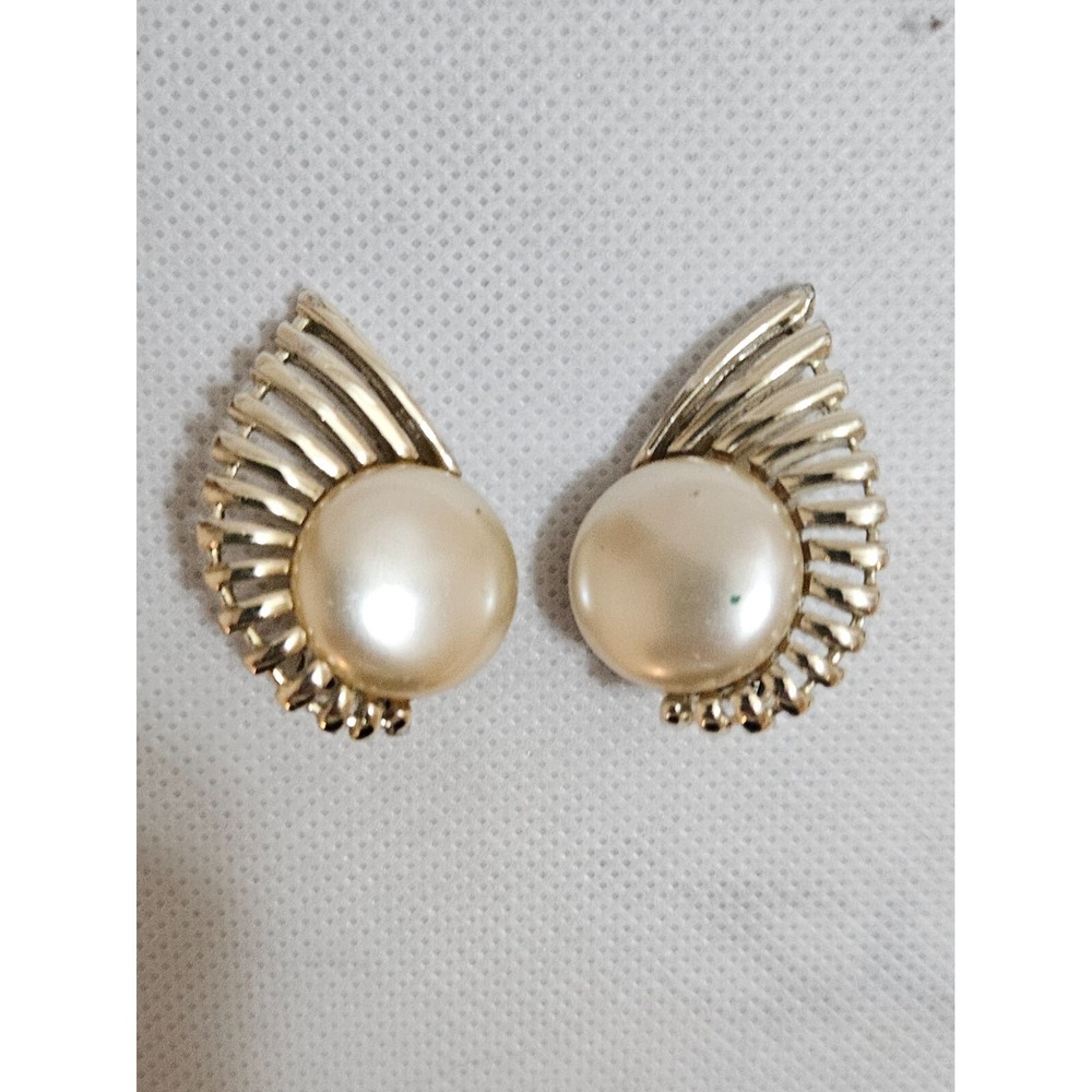 Faux Pearl Earrings Gold Tone Half Fan Clip On Elegant Party Jewelry